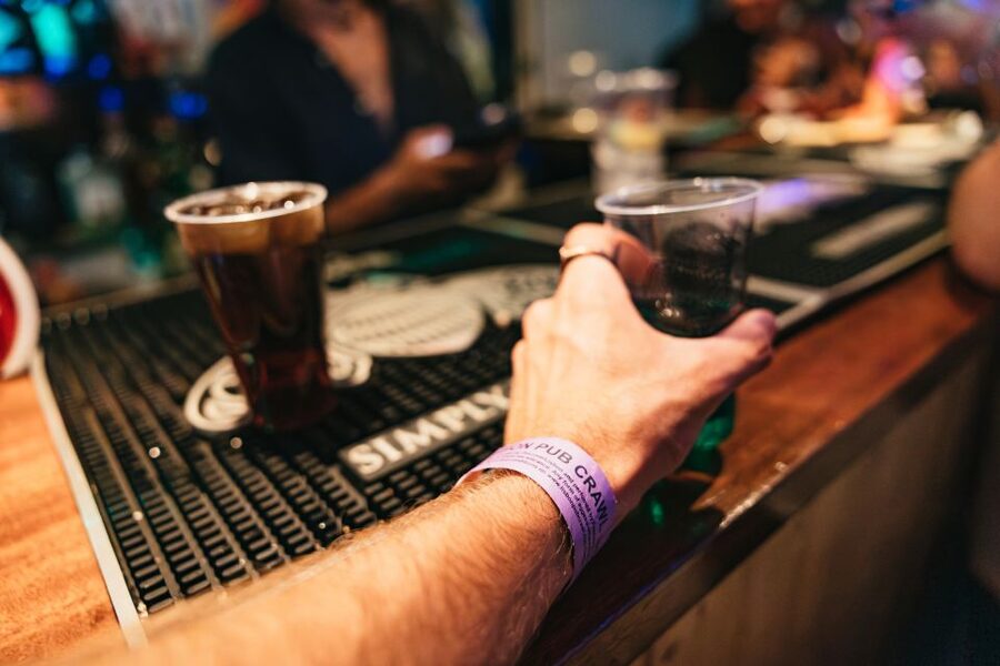 Lisbon: Pub Crawl with Open Bar, Shots & VIP Club Entry - Who this pub crawl is best for, and who should skip it