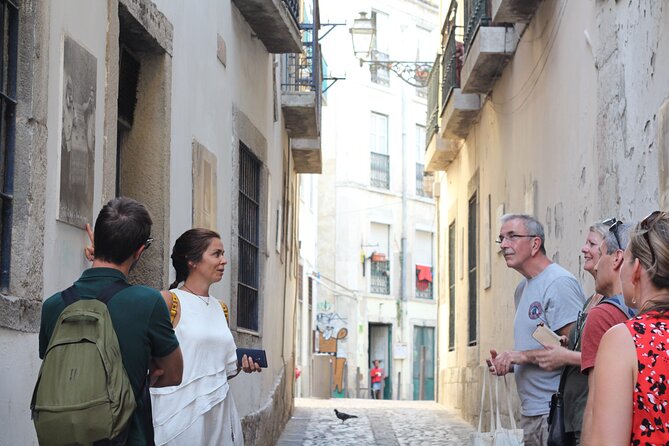 Lisbon Roots - Small group Food & Culture Walking Tour w/tastings - What the guides do that you can’t fake