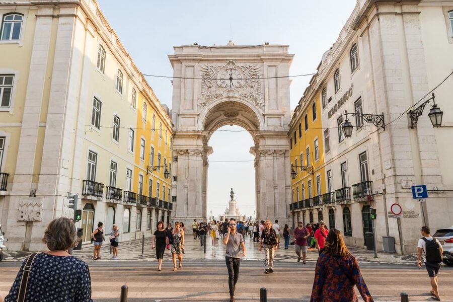 Lisbon: Rua Augusta Arch Admission Ticket - Sculptures on the way up: the names behind the artwork