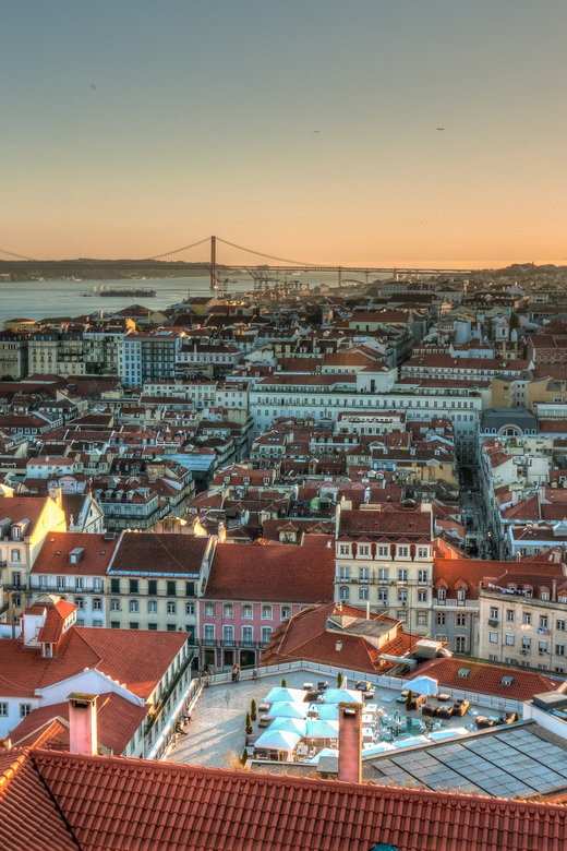 Lisbon's historic old town in a tuk-tuk in German - Mouraria street scene, then Graça and the Church of Our Lady of Grace