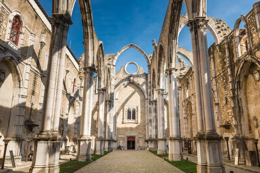 Lisbon's historic old town in a tuk-tuk in German - Price and value: $188 per group (up to 4) for a focused city-center route