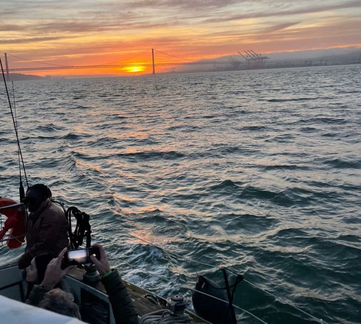 Lisbon: Sailboat Sunset Tour with a Drink - FAQ