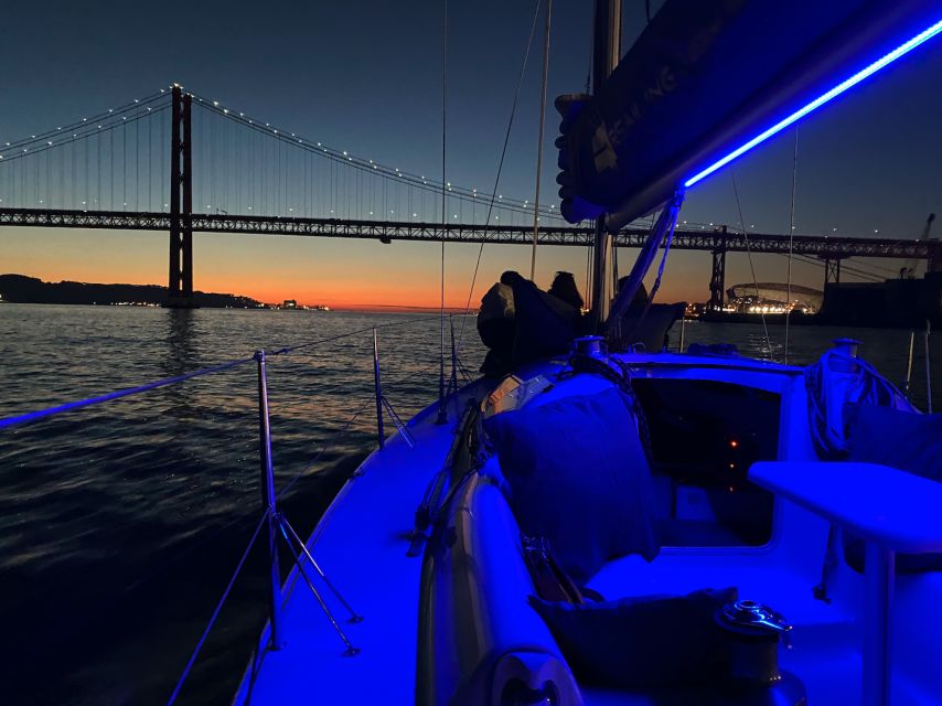 Lisbon: Sailboat Tour w/ Local Guide and Open Bar Green Wine - Getting there without stress: meeting point, timing, and small logistics that matter