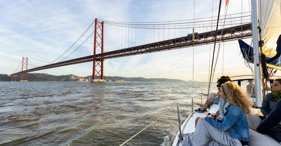 Lisbon: Sailing Tour on the Tagus River - Meet-up at Doca do Bom Sucesso: finding the van fast