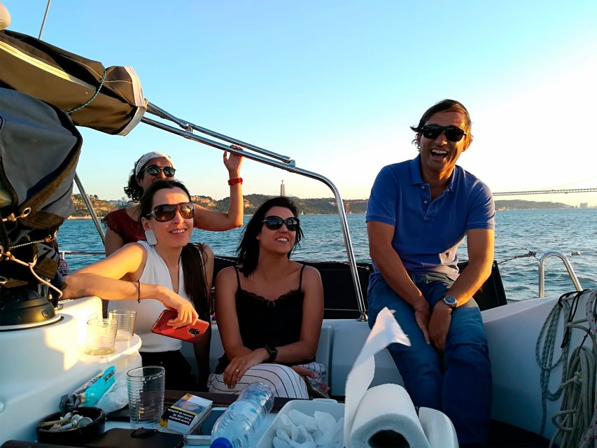 Lisbon: Sailing Tour with Wine and Snacks - Drinks, snacks, and the no-red-wine rule