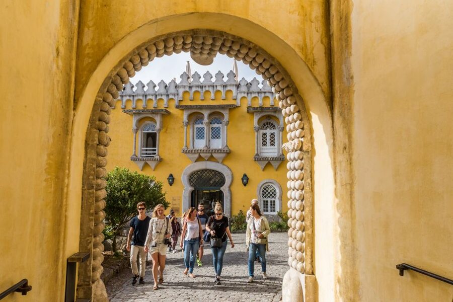 Lisbon: Sintra and Cascais Tour with Pena Palace Ticket - A Day Trip Blueprint: Sintra, Cabo da Roca, and Cascais in One Loop