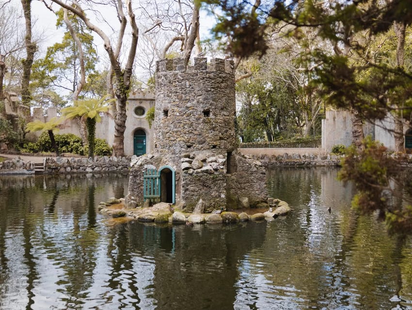 Lisbon: Sintra, Pena, Regaleira, Cabo da Roca & Cascais Tour - All-weather operation: why it matters in Sintra