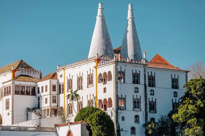 Lisbon: Sintra Private Day Trip with Pena Palace & Wine Tasting - Colares lunch in a traditional village setting