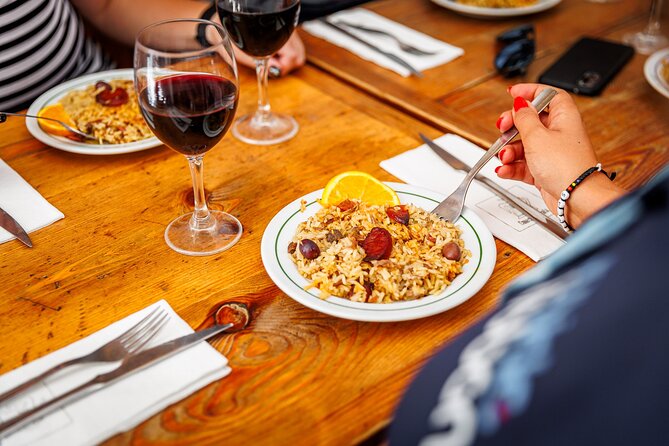 Lisbon Small-Group Portuguese Food and Wine Tour - Largo de São Domingos, ginjinha and the with-or-without question