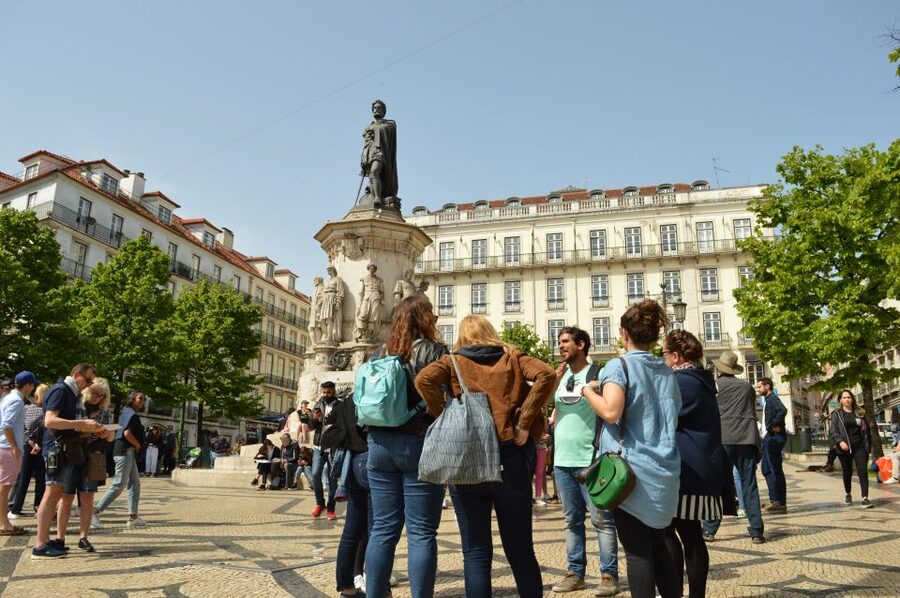 Lisbon: Starter Walking Tour to the highlights in German - Meeting at Rossio Square, and why that starting point matters