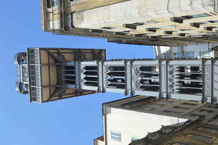 Lisbon: Starter Walking Tour to the highlights in German - Santa Justa Lift and Carmo Convent Ruins: a quick contrast lesson