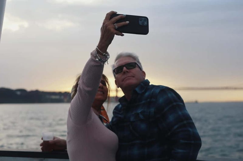 Lisbon: Sunset Boat Tour with Music and Drinks - Where to Sit, Where to Stand, and How Not to Miss Photos