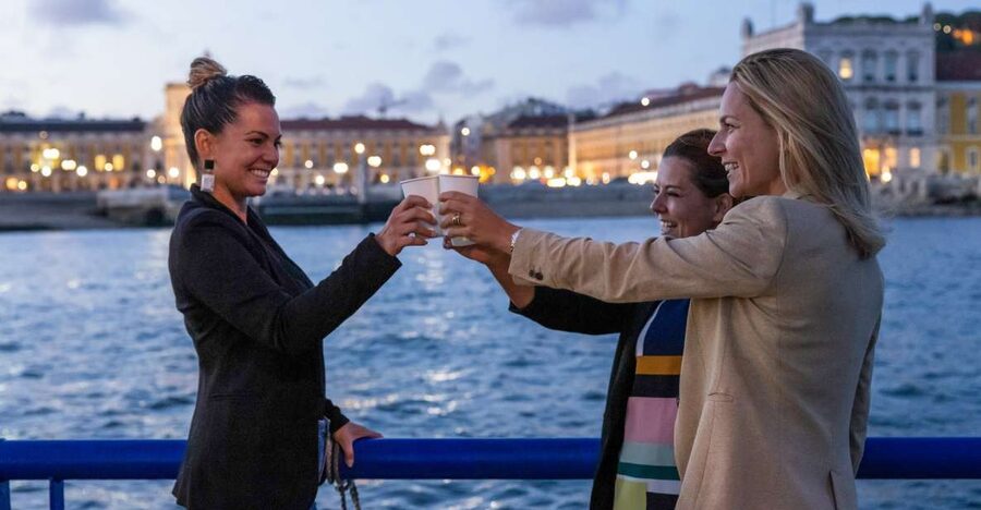 Lisbon: Sunset Cruise with Live DJ and Drinks - FAQ