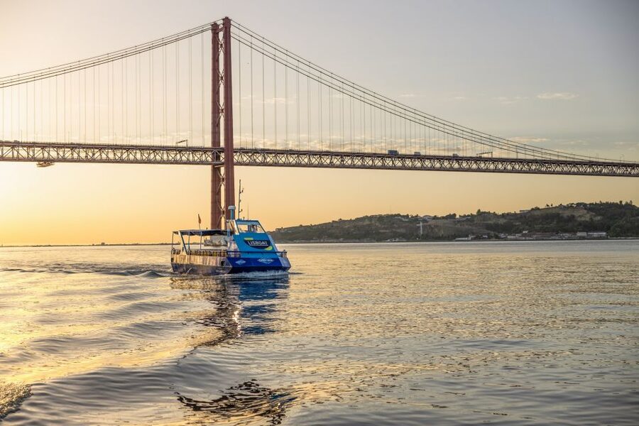 Lisbon: Sunset Cruise with Live DJ and Drinks - The itinerary in plain English: what you’ll see and why it matters