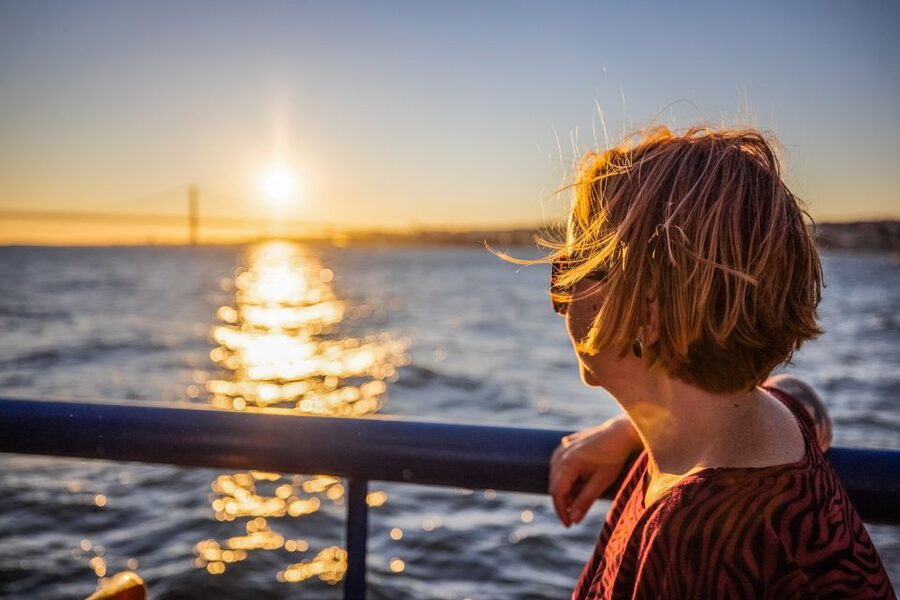Lisbon: Sunset Cruise with Live DJ and Drinks - Who this sunset cruise is best for