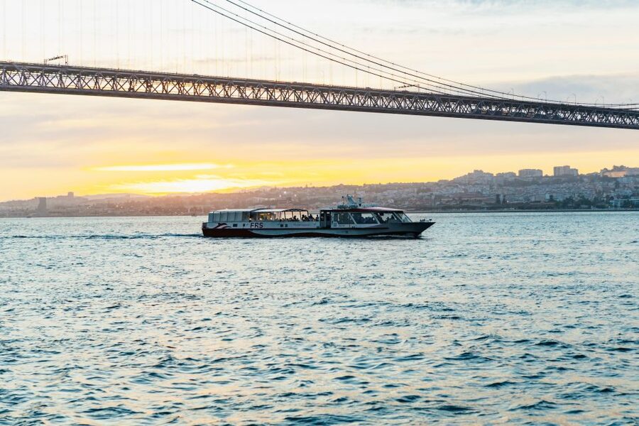 Lisbon: Sunset Cruise with Welcome Drink and Snacks - Key highlights that matter