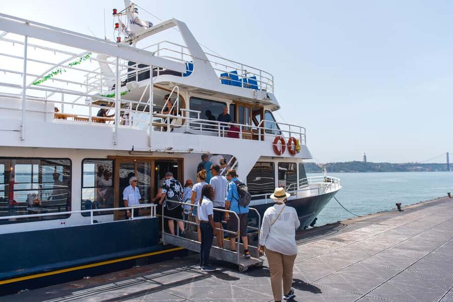 Lisbon: Tagus River Cruise with Welcome Drink - The Blue Cruises App: How to Get Value From It
