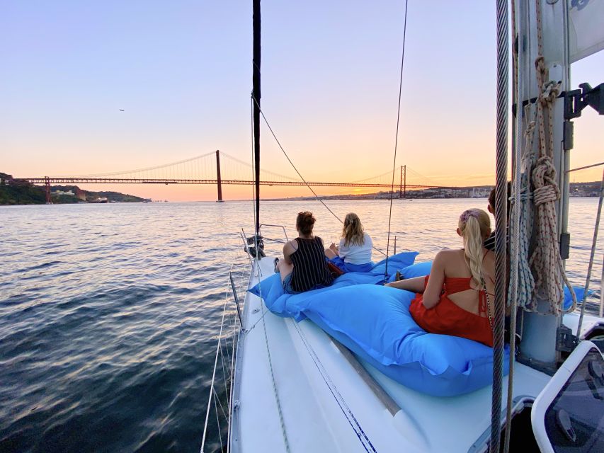 Lisbon: Tagus River Sunset Cruise with Drinks - Drinks and comfort: what to expect on a breezy sail