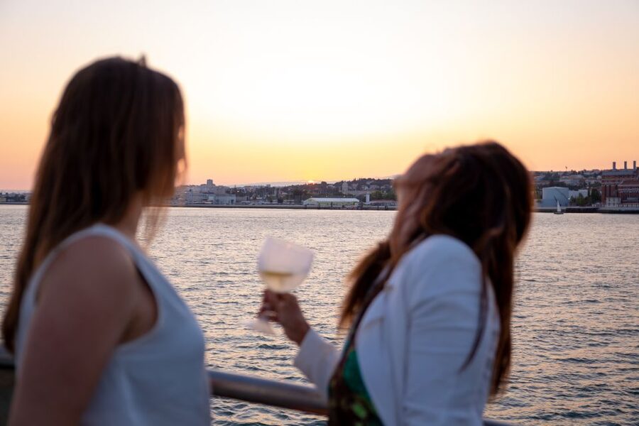 Lisbon: Tagus River Sunset Tour with Snacks and Drink - Why a Tagus River sunset cruise works so well in Lisbon