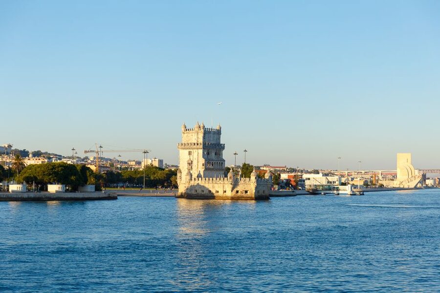 Lisbon: Tagus River Sunset Tour with Snacks and Drink - Snacking and drinks: what’s included, what it means, and what to add