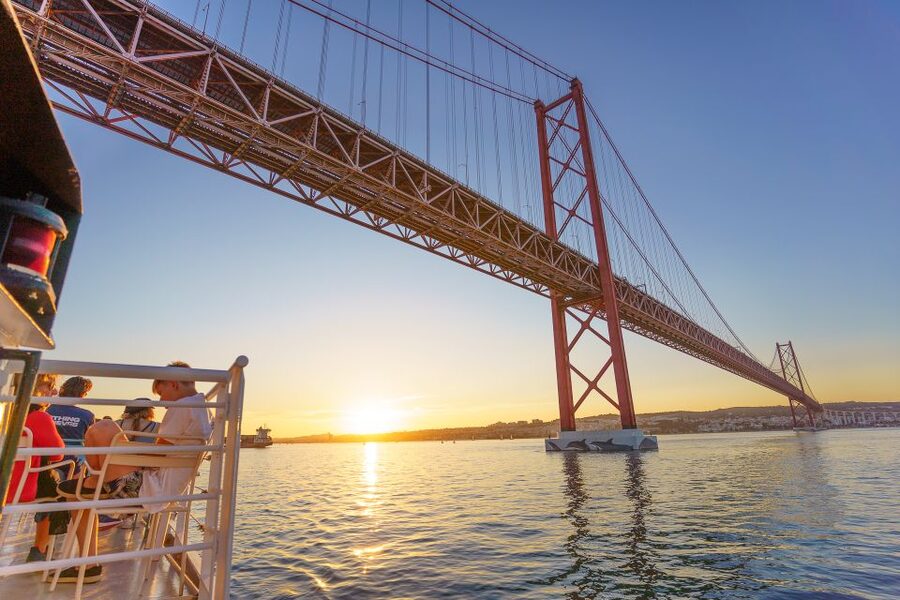 Lisbon: Tagus River Sunset Tour with Snacks and Drink - Audio guide on your phone: use it lightly and get more out of the sights