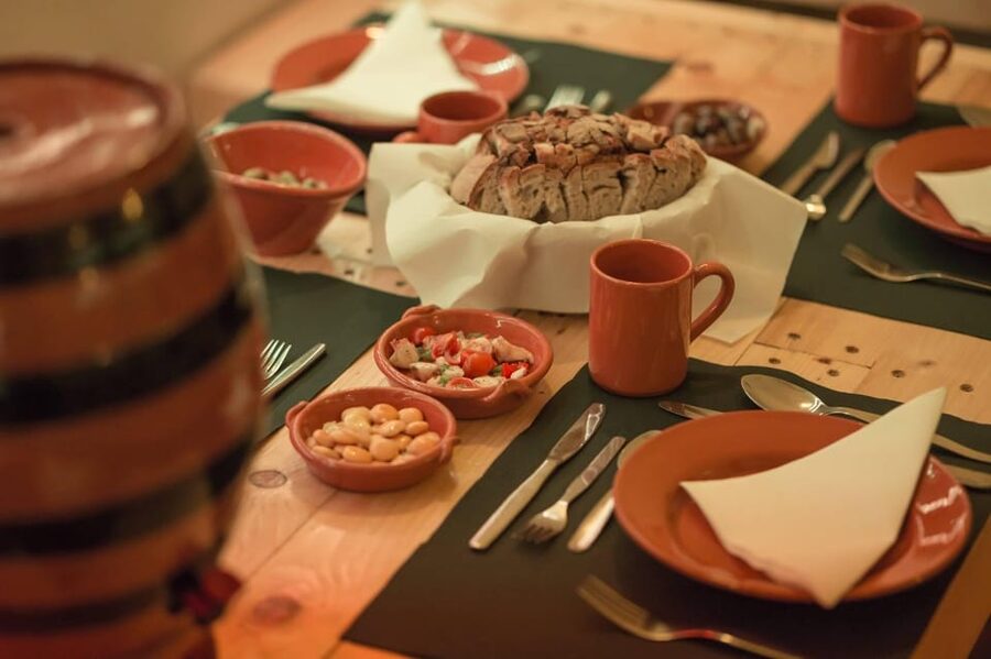 Lisbon: Tapas & Drinks with Fado Live Performance - Should you book this Fado and tapas evening?