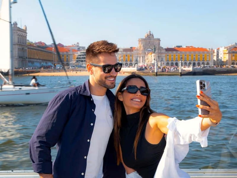 Lisbon: Tejo River Sightseeing Cruise - Finding the FRS Dolphin Pier by Praça do Comércio
