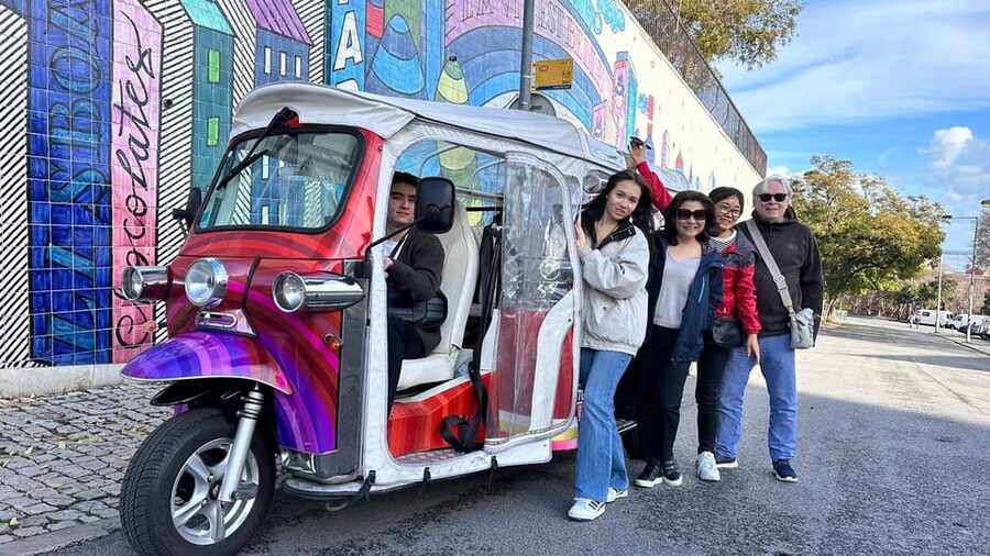 Lisbon Tour With Tuktuk - Pickup at the right places, then straight into the historic heart