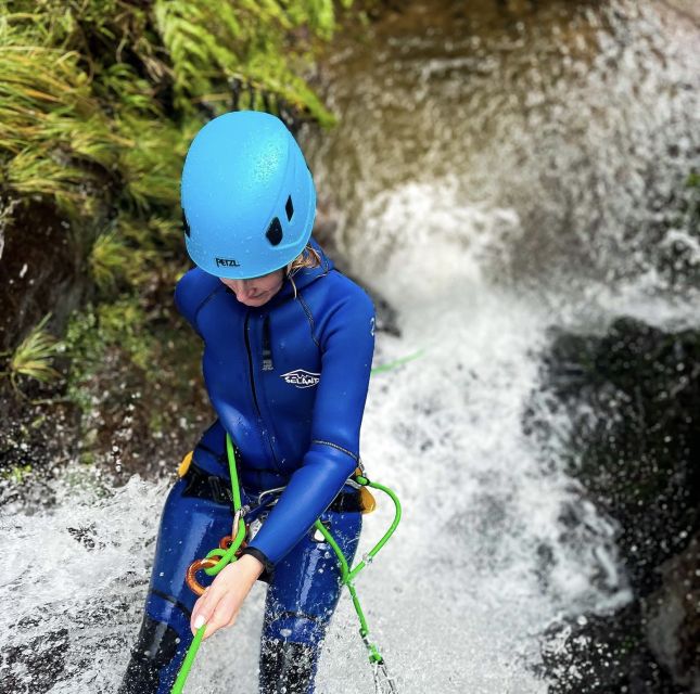 Madeira: Beginner Canyoning - Level 1 - Rappels and waterfalls: how the ropes teach you control