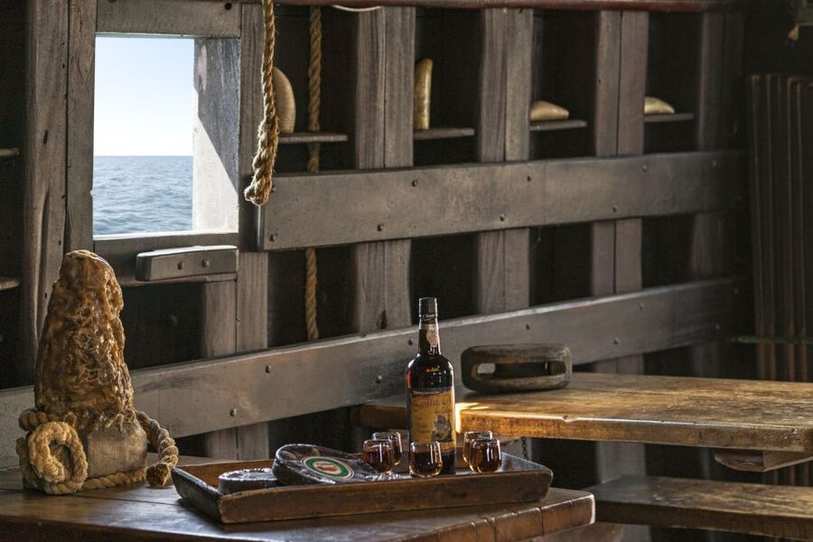 Madeira: Flag Ship Tour aboard Santa Maria de Colombo - Madeira wine and honey cake: the small break that ends well