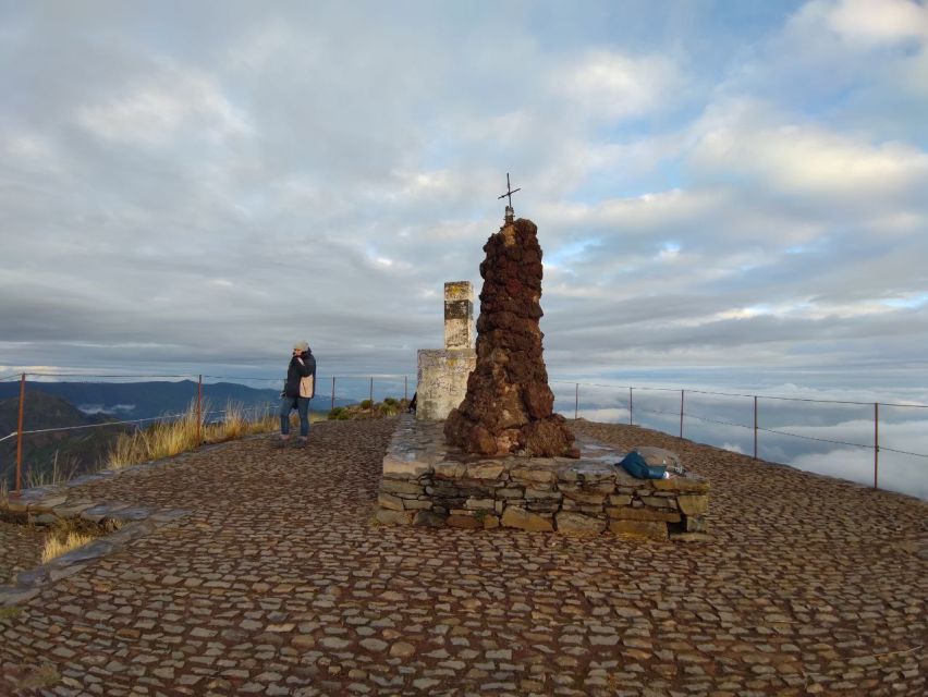 Madeira: Pico Ruivo Guided Sunrise Hike with Hotel Pickup - Pico Ruivo at sunrise: starry climb, then that first light