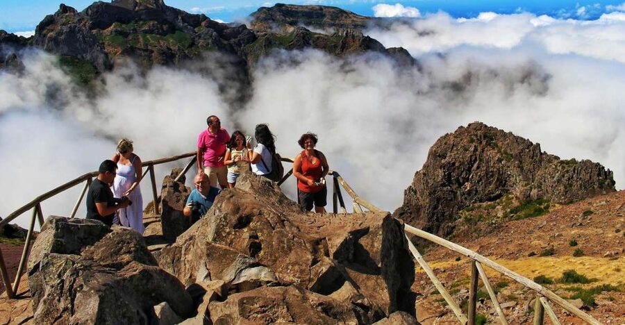Madeira : Santana & Peaks full day tour by Open 4x4 - Machico, the Island Divide, and Eagles Rock Views