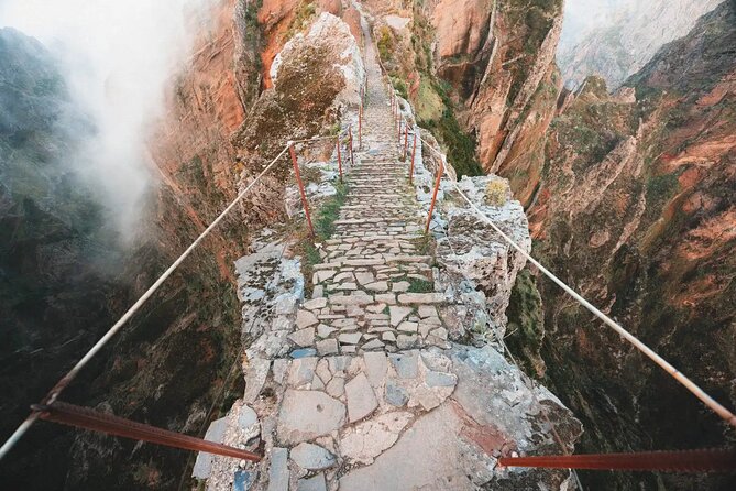 Madeira: Sunrise at Pico do Arieiro & Hike Larano trail - First, You Trade Sleep for Real Mountain Light (Pickup, Van Time, and Timing)