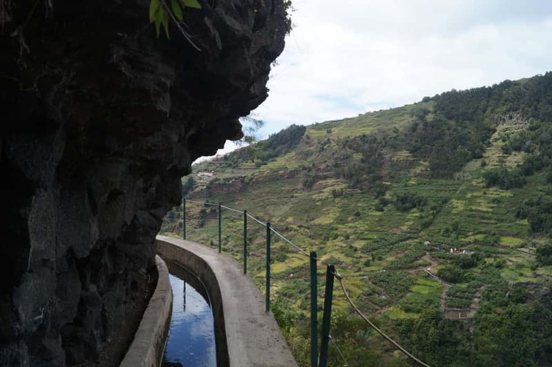 Madeira: Wet your hair in the amazing Levada Nova / Moinhos - Waterfalls and the moment you get your hair wet