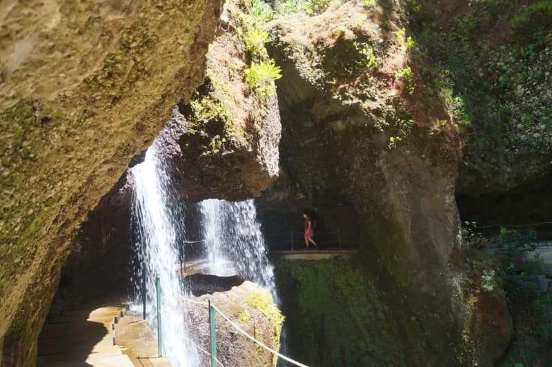 Madeira: Wet your hair in the amazing Levada Nova / Moinhos - Ponta do Sol after the hike: sea time that makes the day feel complete