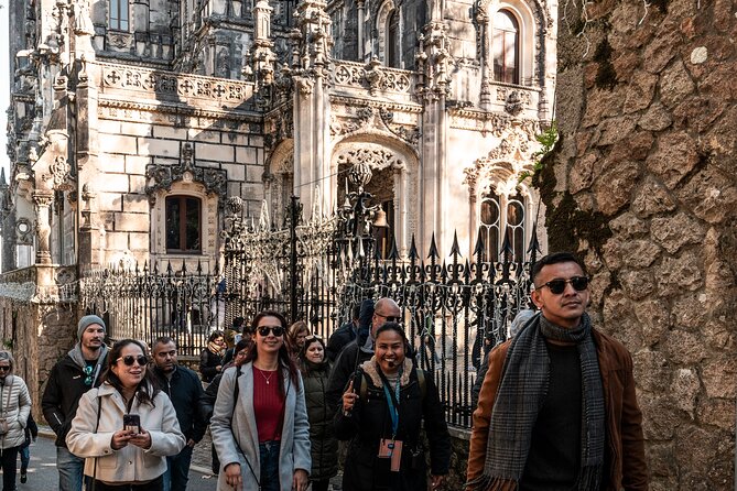 Magical Sintra Village Tour - Palácio Nacional without going inside: what you gain from the outside view
