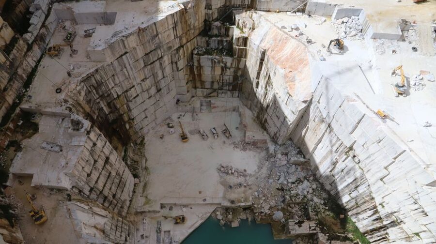 Marble Tour in Vila Viçosa - Workshop Stop 1: Manual Marble Transformation and the Craft Mindset
