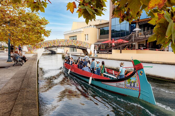 Moliceiro Boat Tour on the Ria de Aveiro - Meeting Point at Rua João Mendonça, and What to Do When It Gets Busy