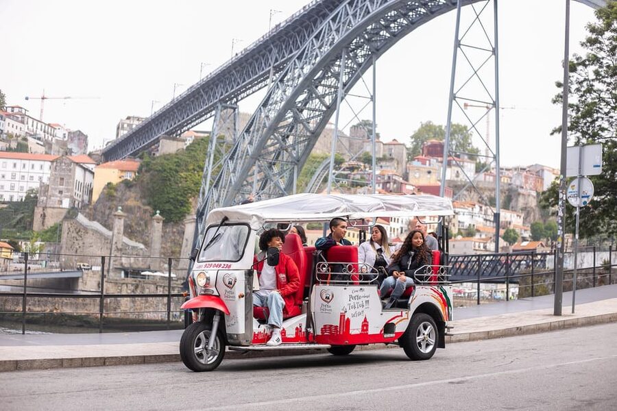 Oporto Tuk-Tuk Tour: Fast, Fun & Flexible - 1H to Full Day! - Optional Foz beach time for longer tours