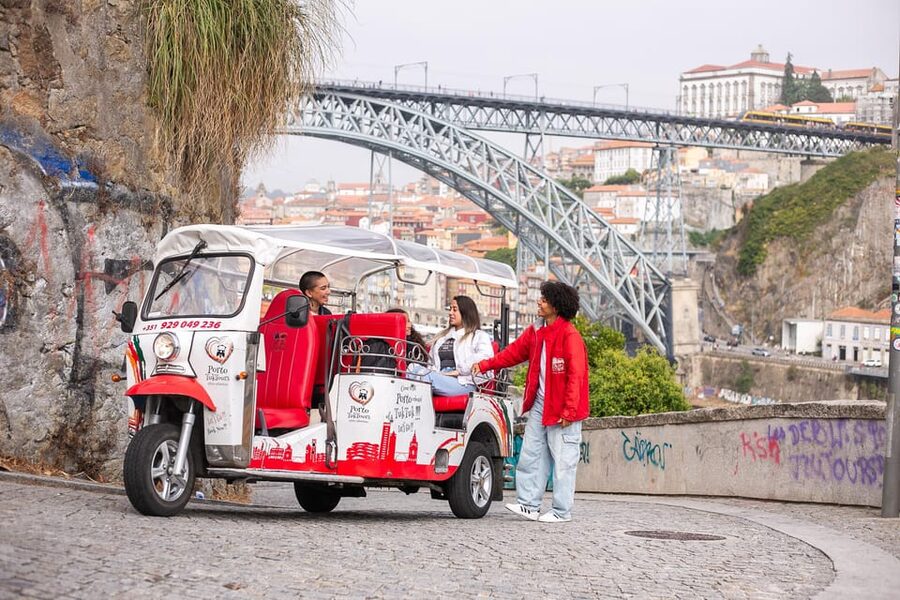 Oporto Tuk-Tuk Tour: Fast, Fun & Flexible - 1H to Full Day! - Flexibility: you set the plan, the guide fills in the gaps
