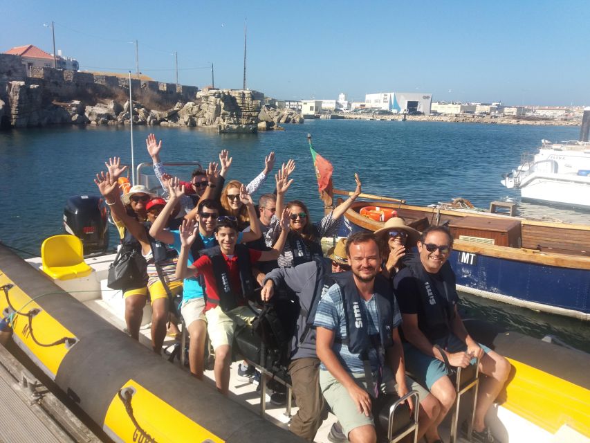 Peniche: Dolphin Route Boat Trip - From Atlantis Water Fun to Marina de Peniche, Finding the Start Fast