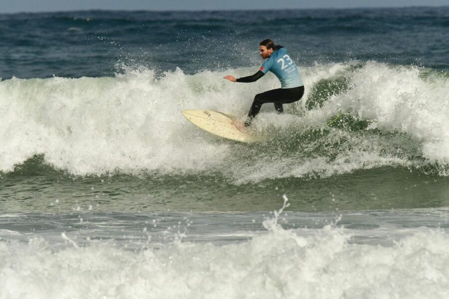 Peniche:Surf lessons Beginners ,Intermediate, advance level - First Steps in Peniche, Meeting at the Garage Door by Gamboa Beach
