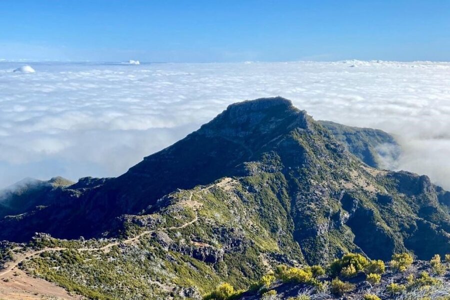 Pico Do Arieiro Pico Ruivo Sunrise or Morning Hike Transfers - What to Bring for a Morning Above the Clouds