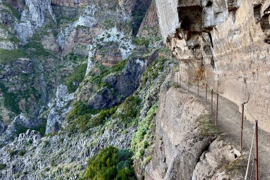 Pico Do Arieiro Pico Ruivo Sunrise or Morning Hike Transfers - Transfer Comfort From Funchal and Caniço, Plus a Driver Who Sets You Up