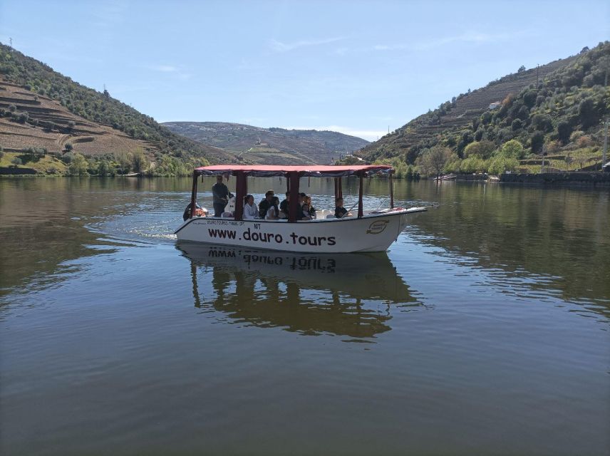 Pinhão: Douro River 50-min Boat Trip with Port Wine - Port wine on board, what you get and how to enjoy it