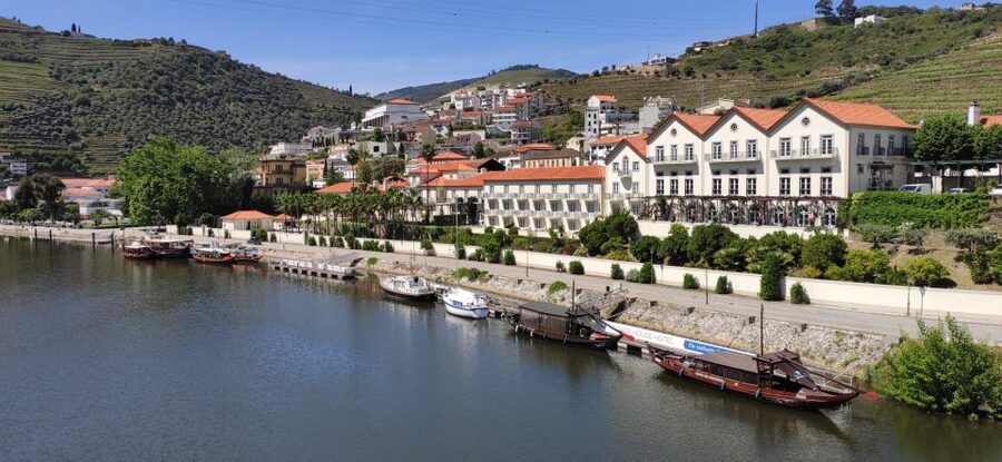 Pinhão: Douro River 50-min Boat Trip with Port Wine - Comfort on a shaded, seat-forward boat
