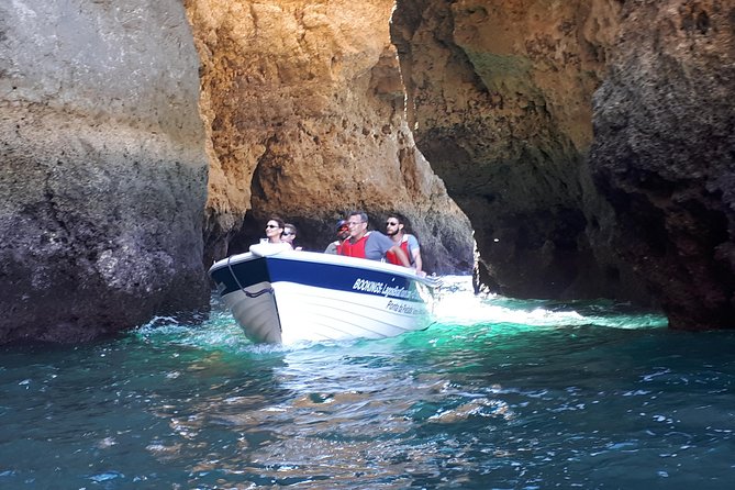 Ponta da Piedade Grotto Tour in Lagos, Algarve - Lagos Marina meeting point and the 1 to 1 hour 15 minute rhythm