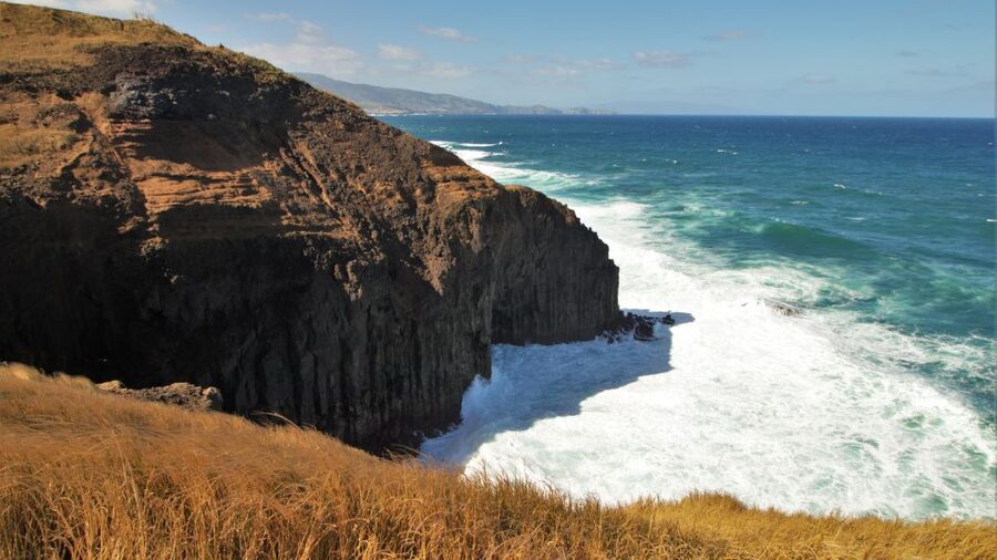 Ponta Delgada: Hidden Gems of São Miguel Full-Day Van Tour - Buffet Lunch in a Local Restaurant: What to Expect