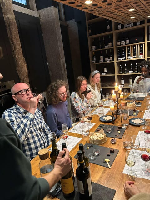 Port Wine class with 3 or 5 Port tasting and pairings - Port tasting in Porto’s city center, across from Palácio da Bolsa