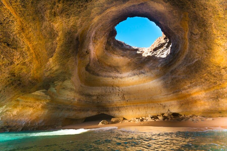 Portimão: Benagil Sea Caves Speedboat Adventure Tour - Safety Briefing and the 90-Minute Ride Style: Fast, Fun, and Controlled